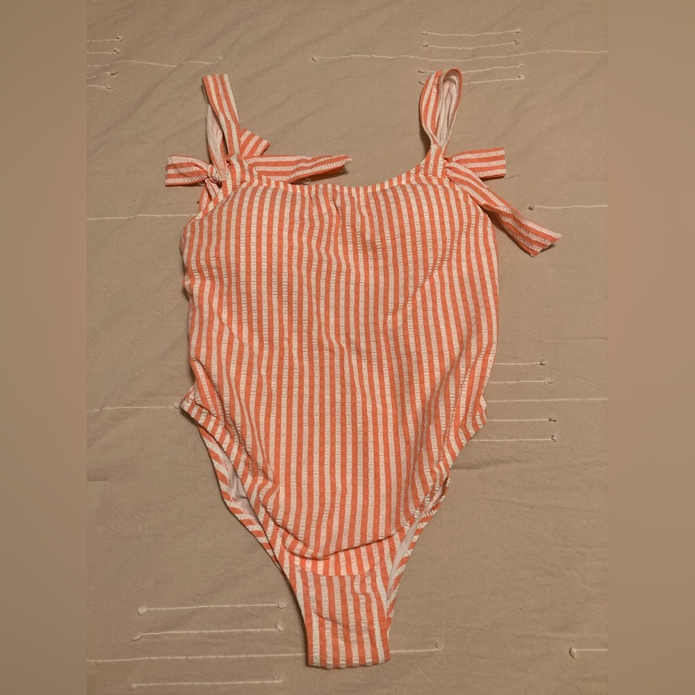 Beautiful seersucker JCrew bathing suit, size 4